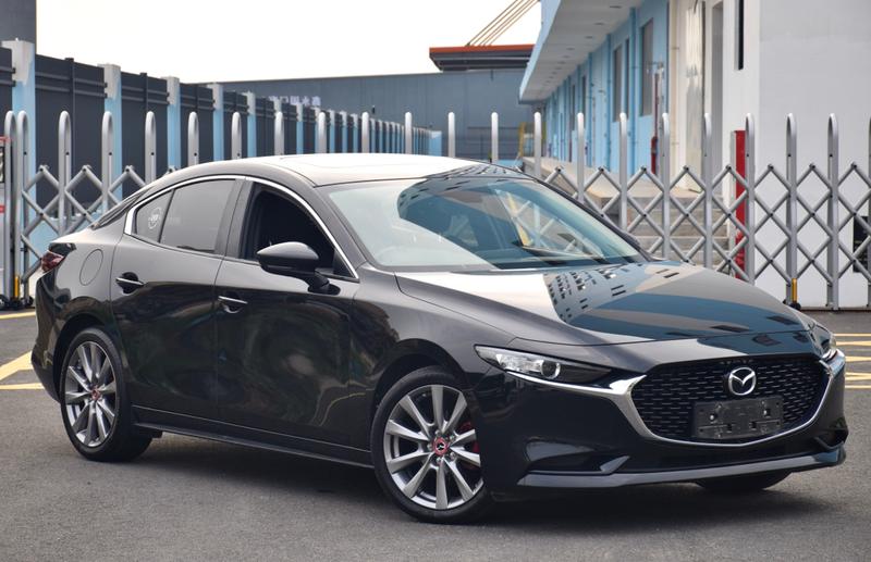 Mazda Mazda3 - фото 2