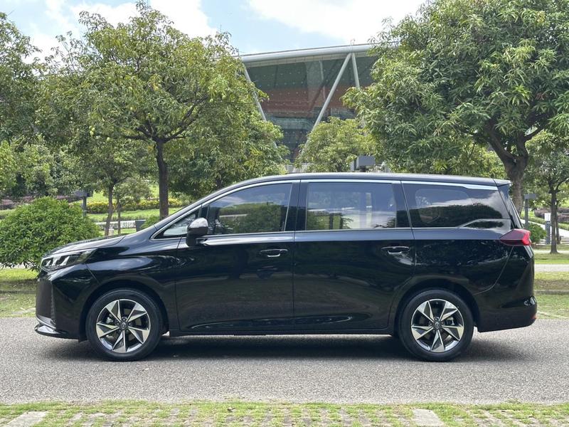 GAC Trumpchi M6 - фото 3