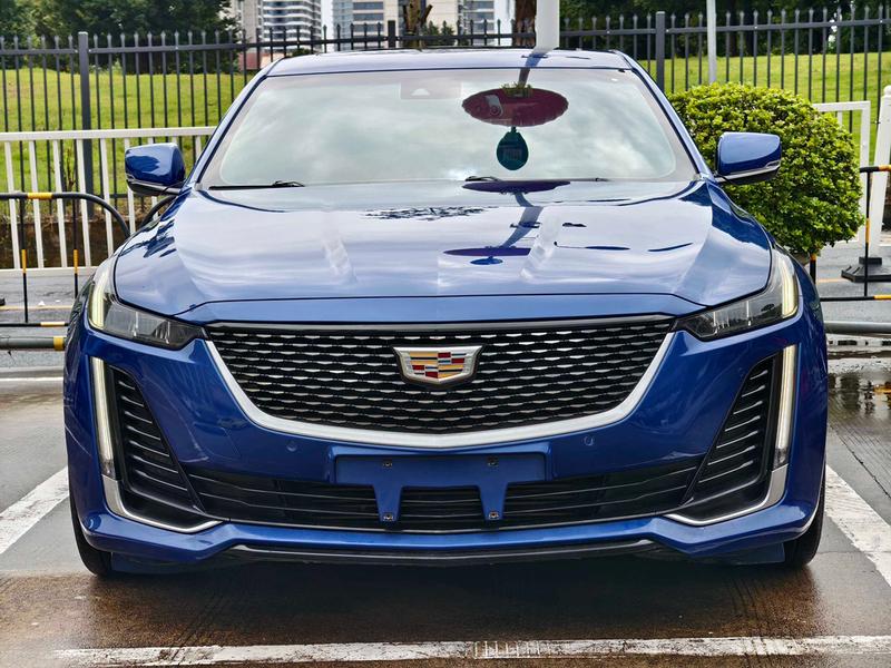 Cadillac CT5 - фото 1