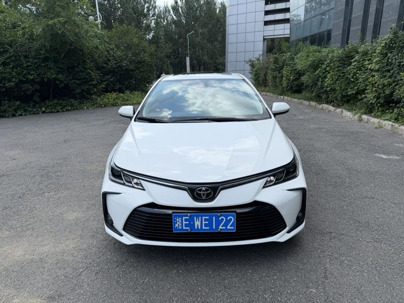 Toyota Corolla - фото 1