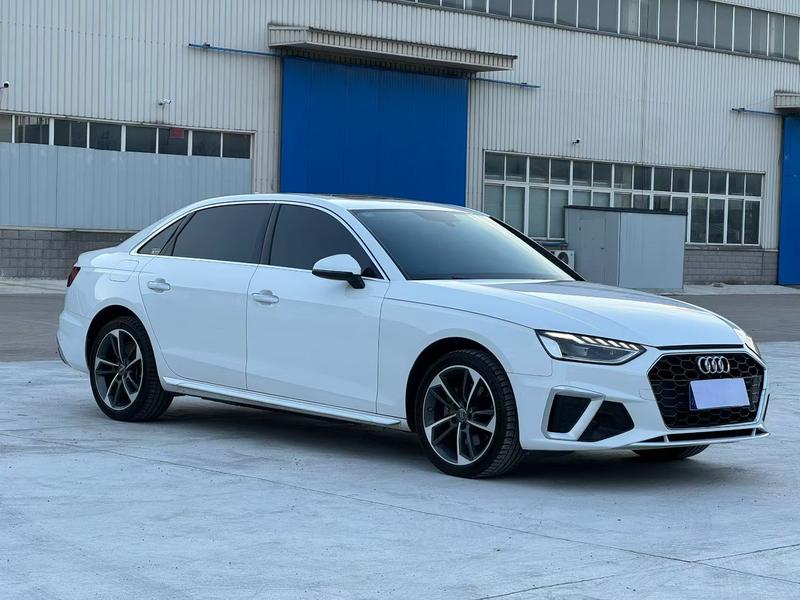 Audi A4L - фото 2