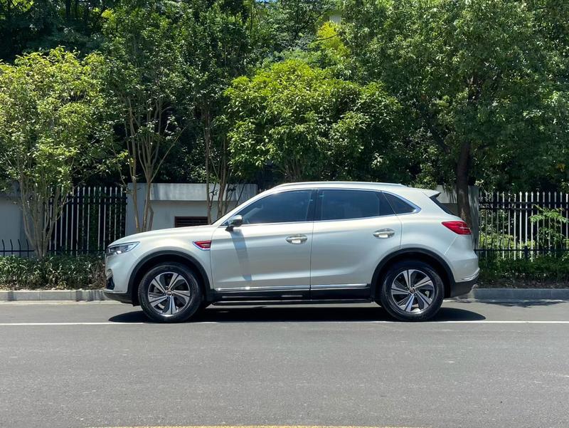 Hongqi HS5 - фото 2