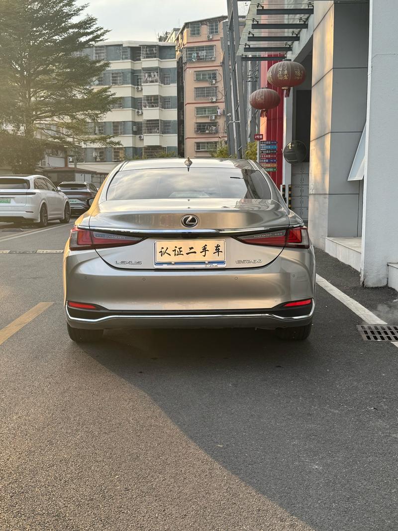Lexus ES - фото 4