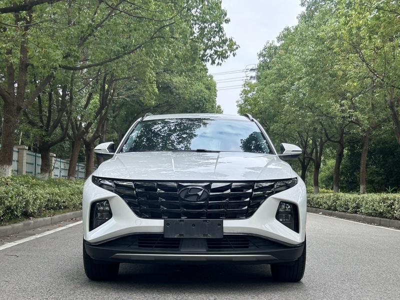 Hyundai Tucson - фото 1