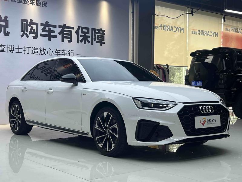 Audi A4L - фото 2