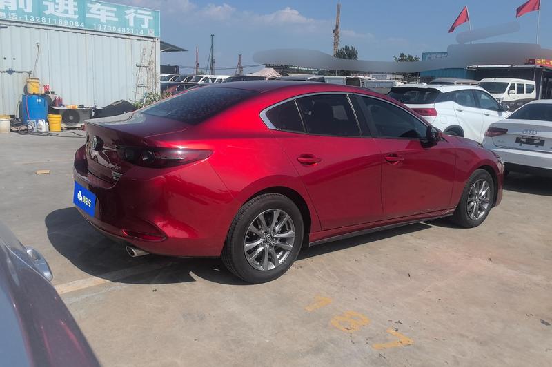 Mazda Mazda3 - фото 2