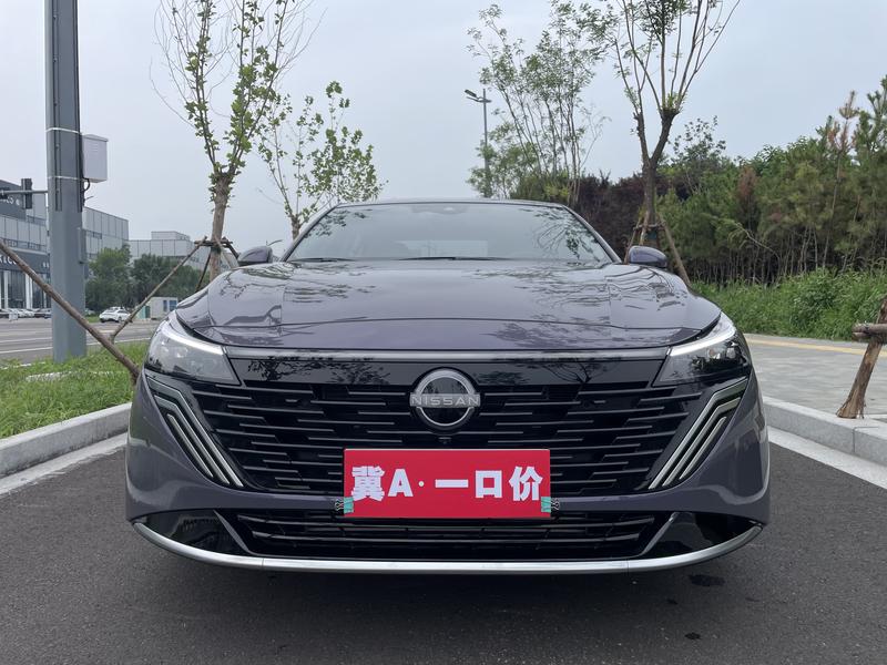Nissan Teana - фото 1