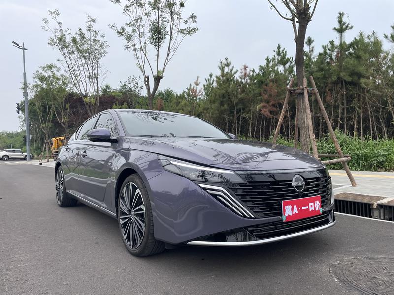 Nissan Teana - фото 2