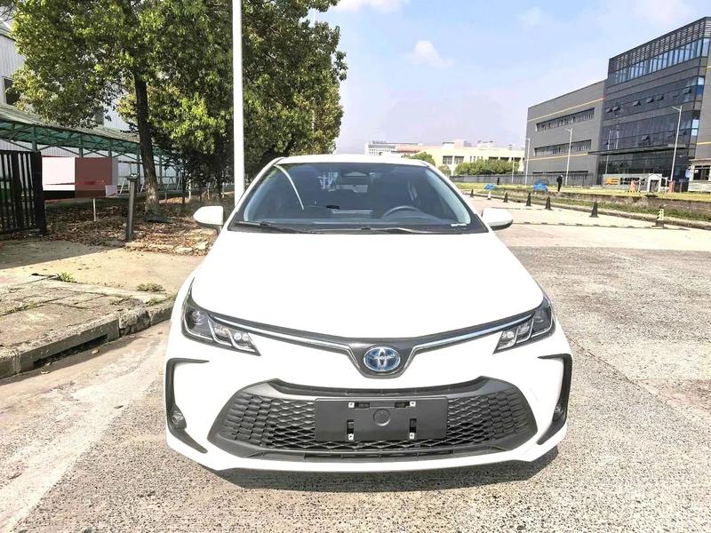 Toyota Corolla - фото 1
