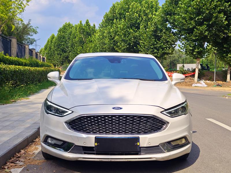 Ford Mondeo - фото 1