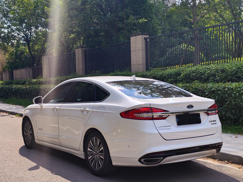 Ford Mondeo - фото 4