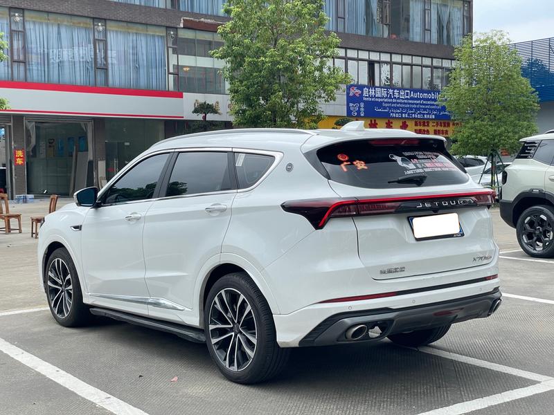 Jetour X70 PLUS - фото 3
