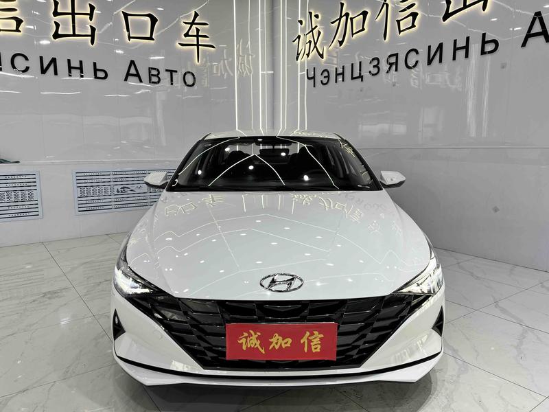 Hyundai Elantra - фото 1