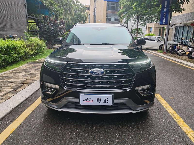 Ford Explorer - фото 1