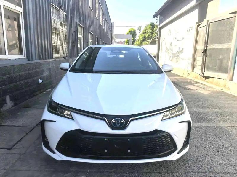 Toyota Corolla - фото 1