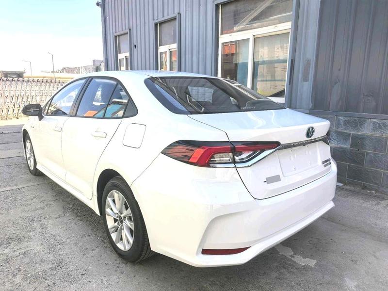 Toyota Corolla - фото 2