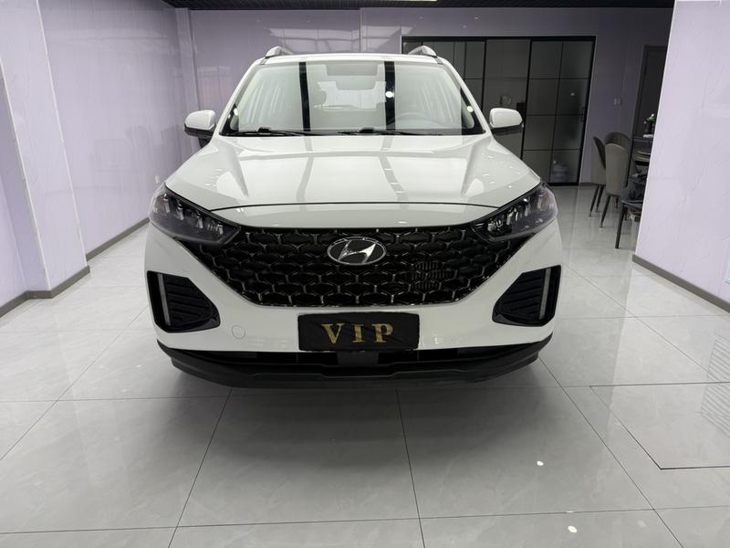 Hyundai ix35 - фото 1