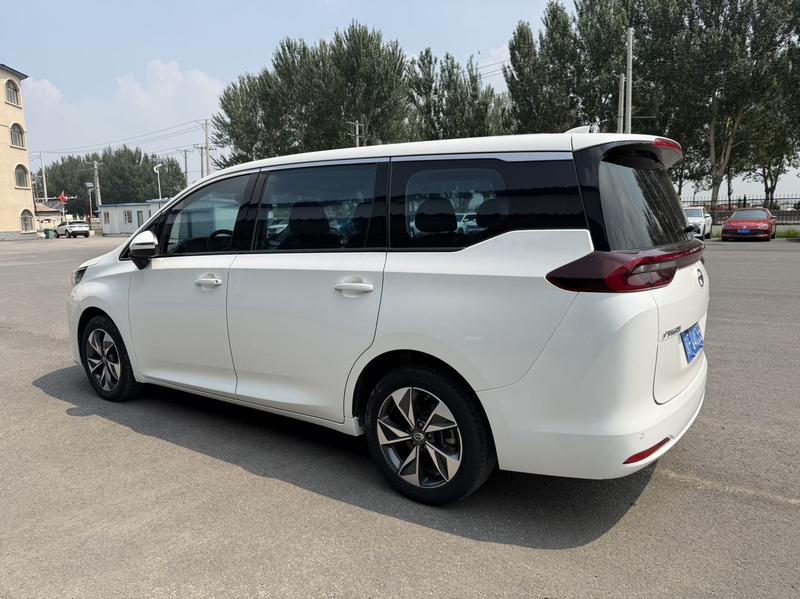 GAC Trumpchi M6 - фото 3