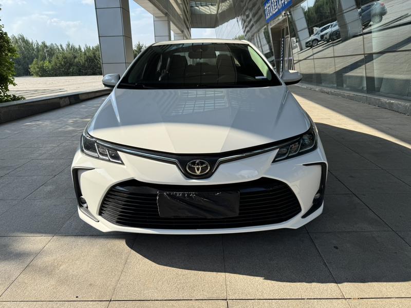 Toyota Corolla - фото 1