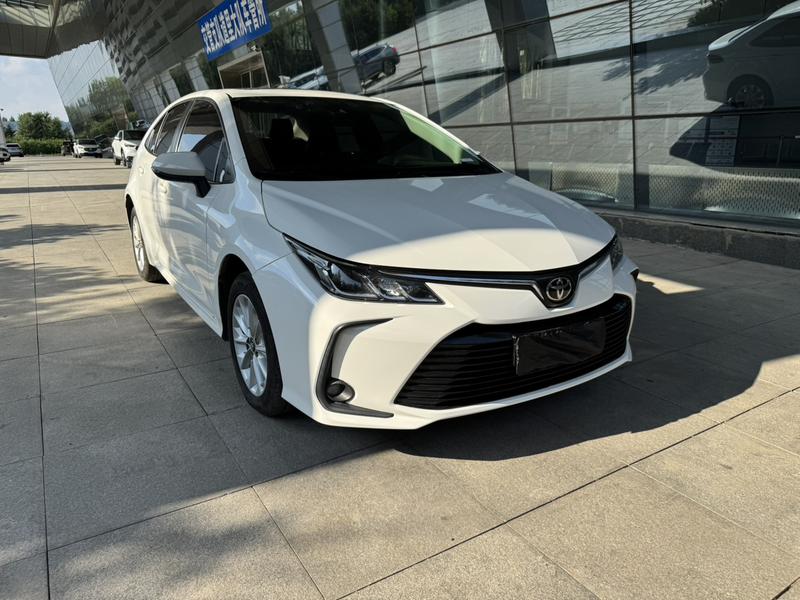 Toyota Corolla - фото 2