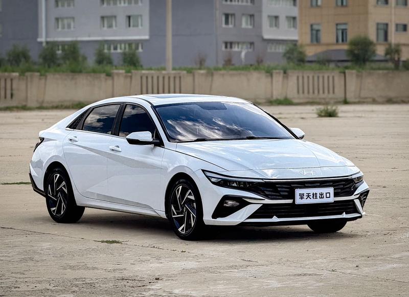 Hyundai Elantra - фото 2