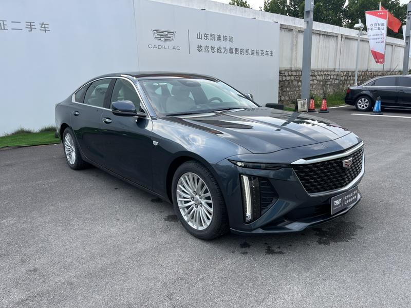 Cadillac CT6 - фото 2