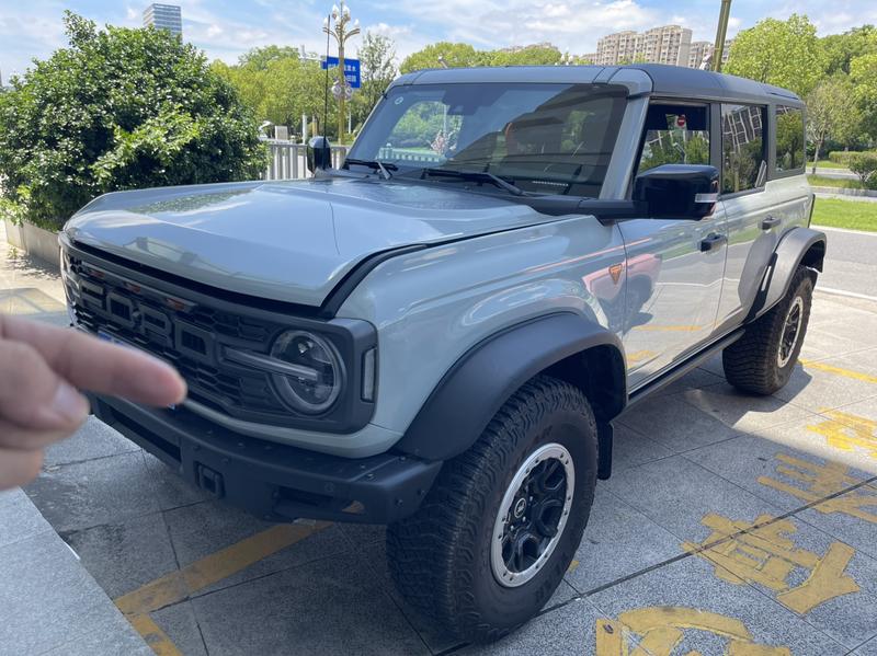 Ford Bronco - фото 0