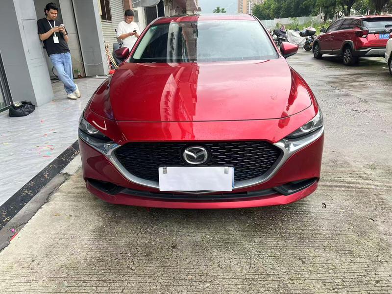 Mazda Mazda3 - фото 1