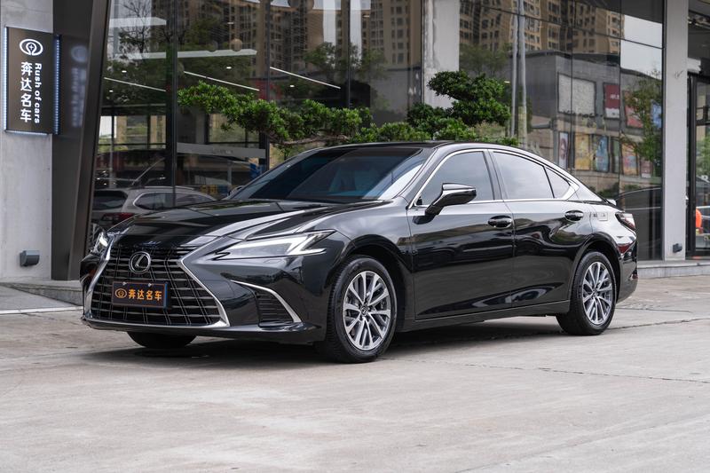Lexus ES - фото 0