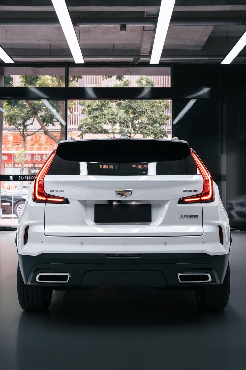 Cadillac XT4 - фото 2