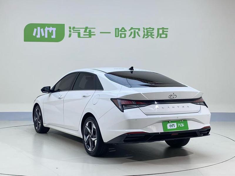 Hyundai Elantra - фото 3
