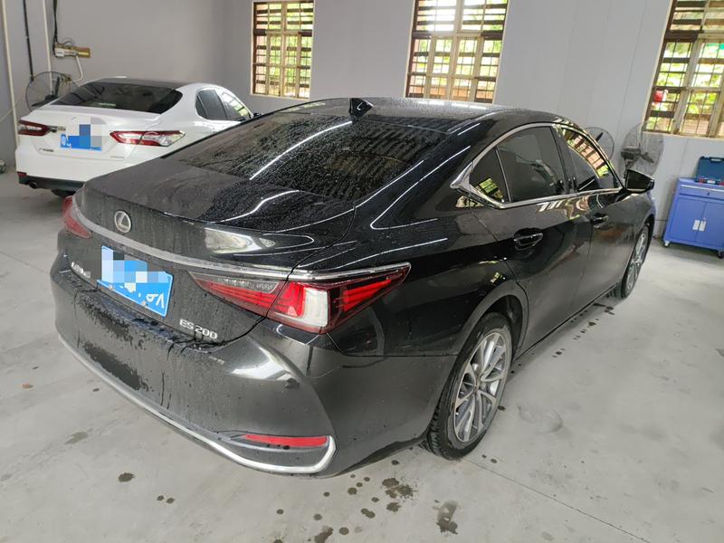 Lexus ES - фото 3