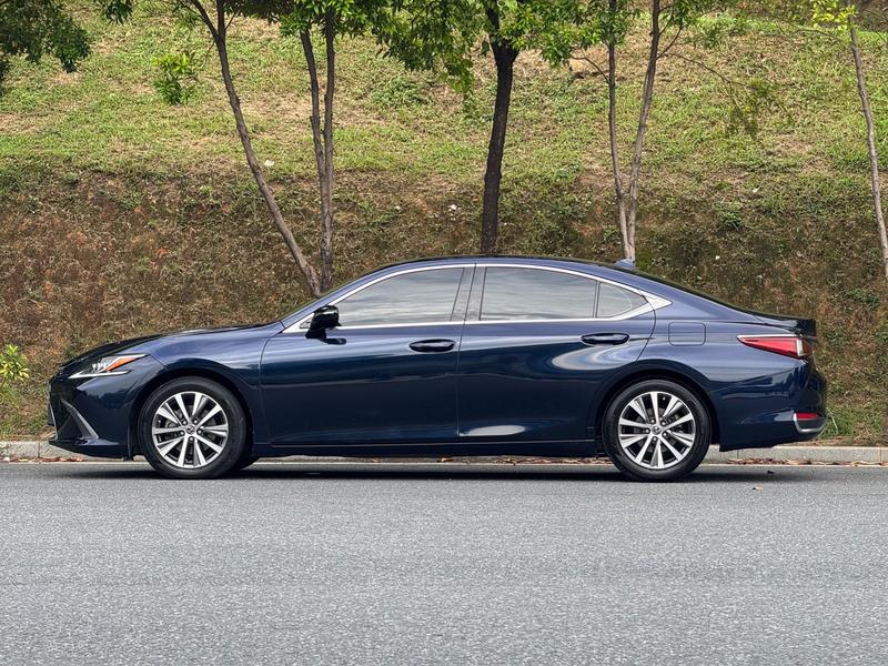 Lexus ES - фото 3