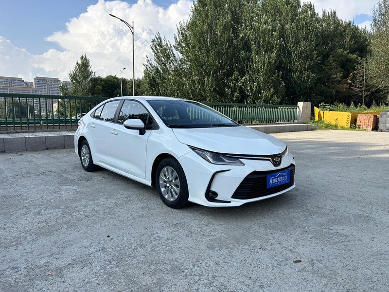 Toyota Corolla - фото 2