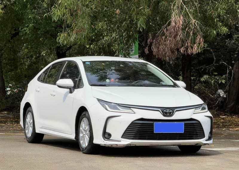 Toyota Corolla - фото 2