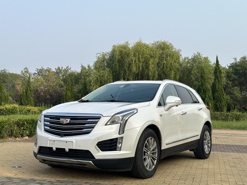 Cadillac XT5 - фото 0