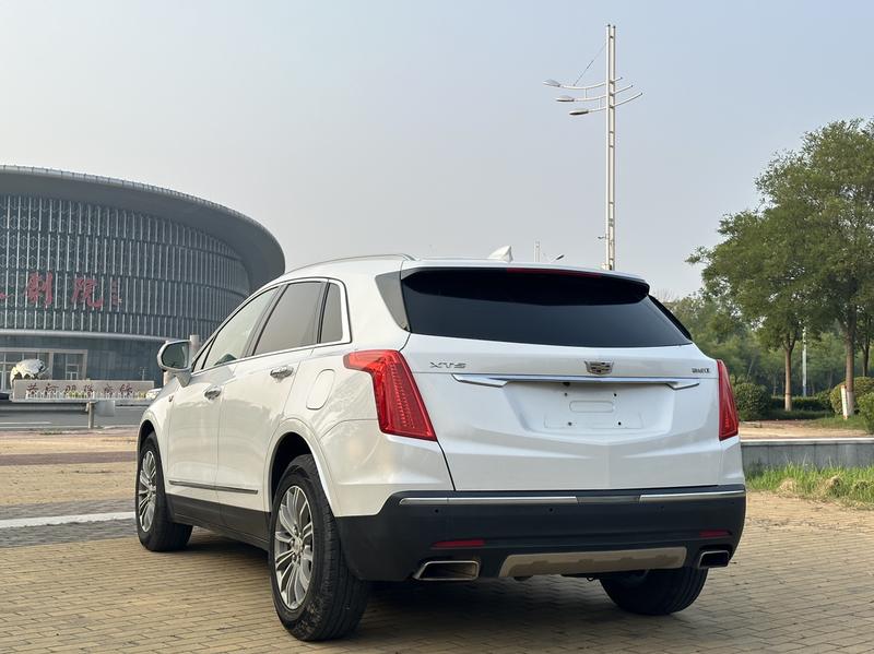 Cadillac XT5 - фото 3