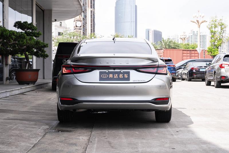 Lexus ES - фото 3