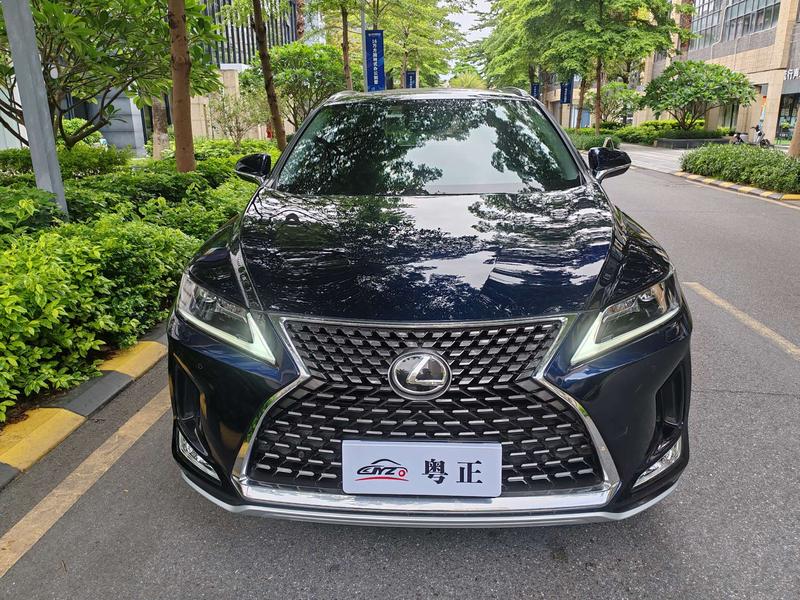 Lexus RX - фото 1