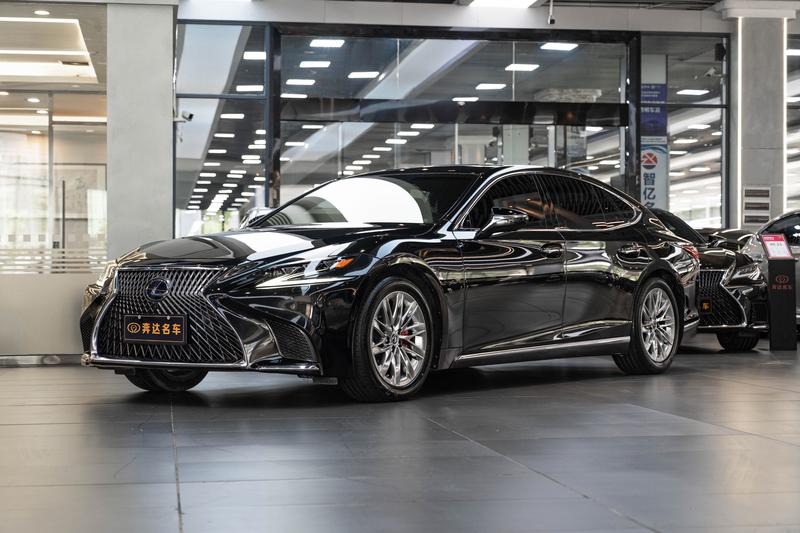 Lexus LS - фото 0