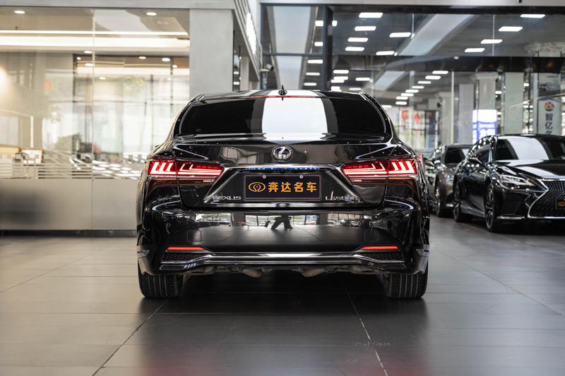 Lexus LS - фото 3