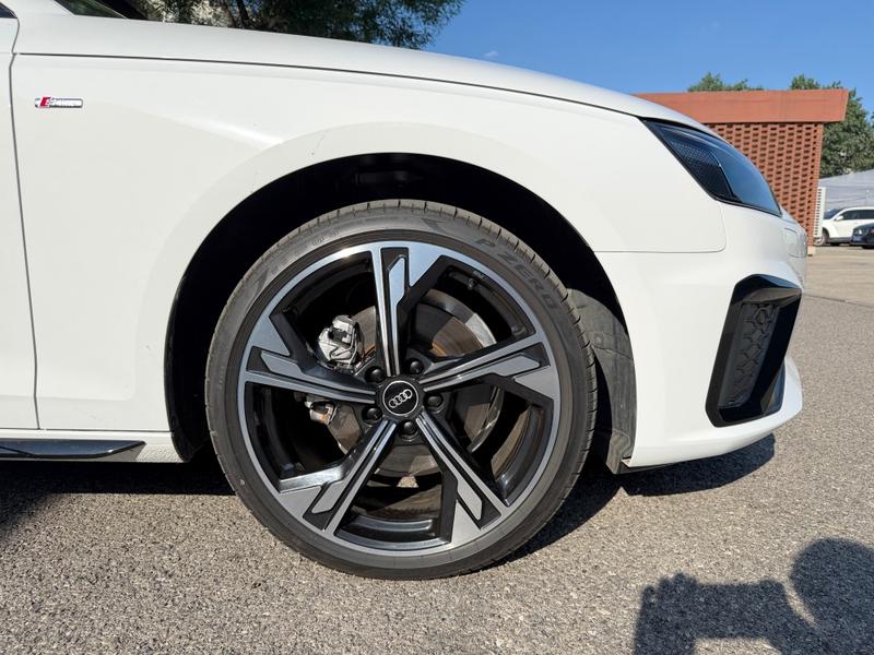 Audi A4L - фото 2