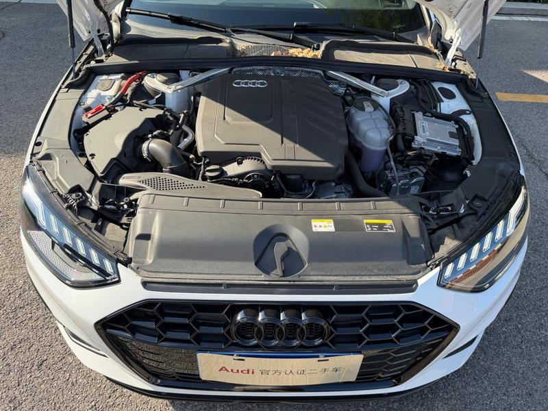 Audi A4L - фото 3