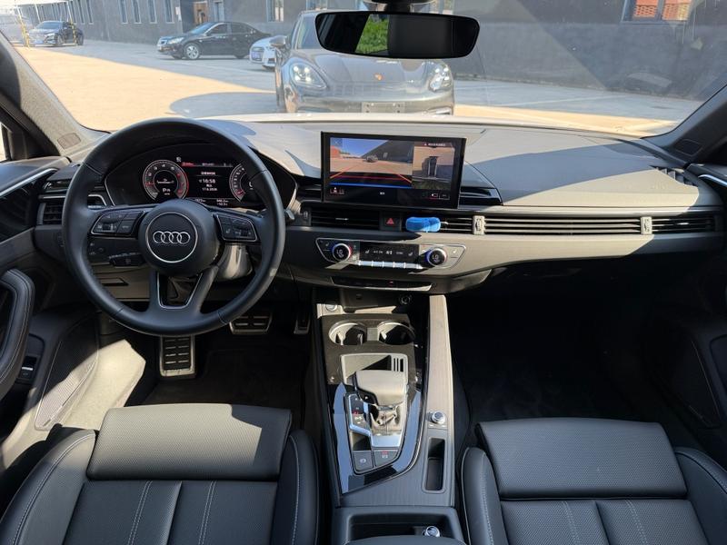 Audi A4L - фото 4