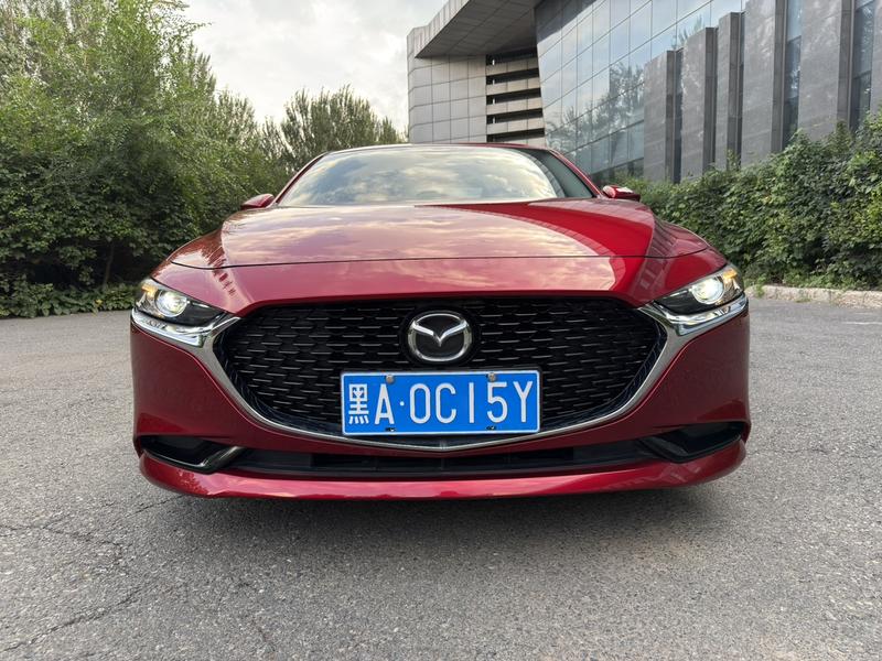Mazda Mazda3 - фото 1