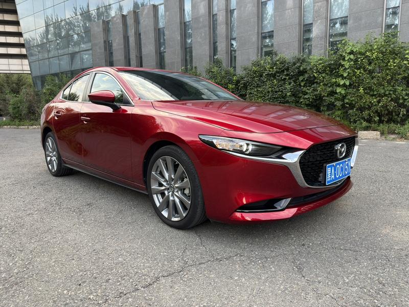 Mazda Mazda3 - фото 2