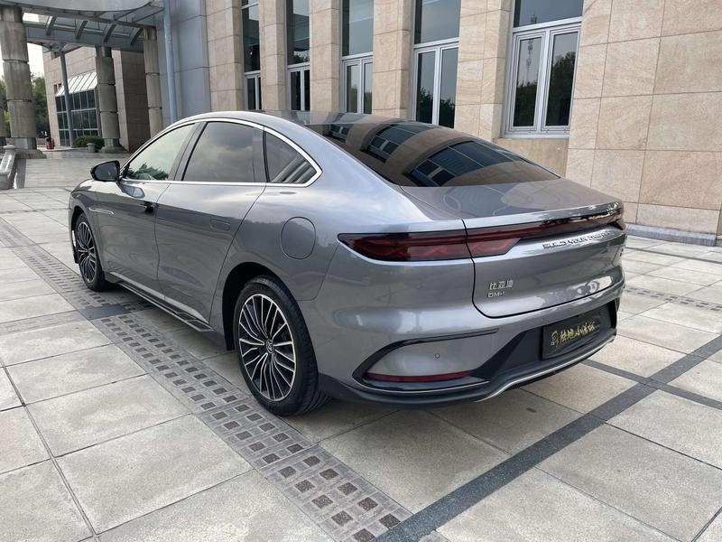 BYD Han DM-i - фото 3