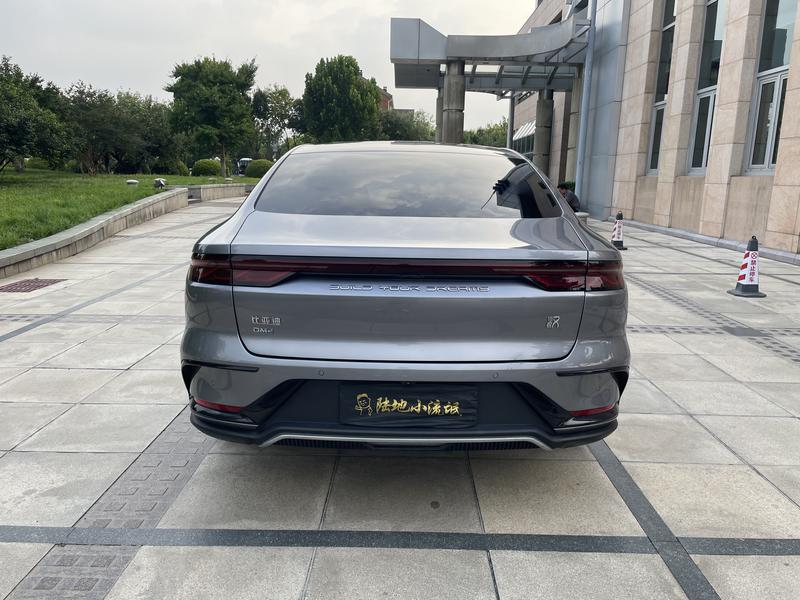 BYD Han DM-i - фото 4