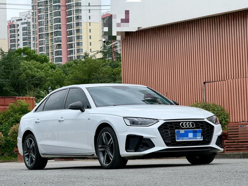 Audi A4L - фото 2