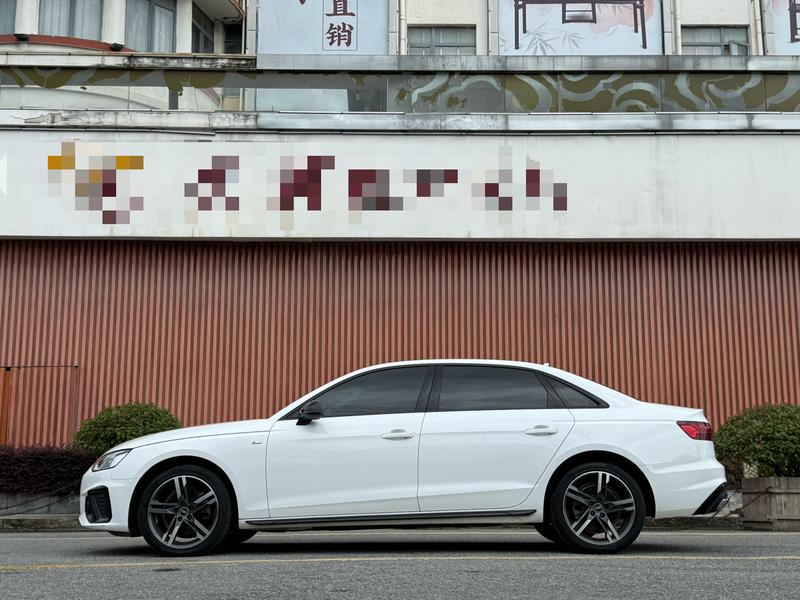 Audi A4L - фото 3